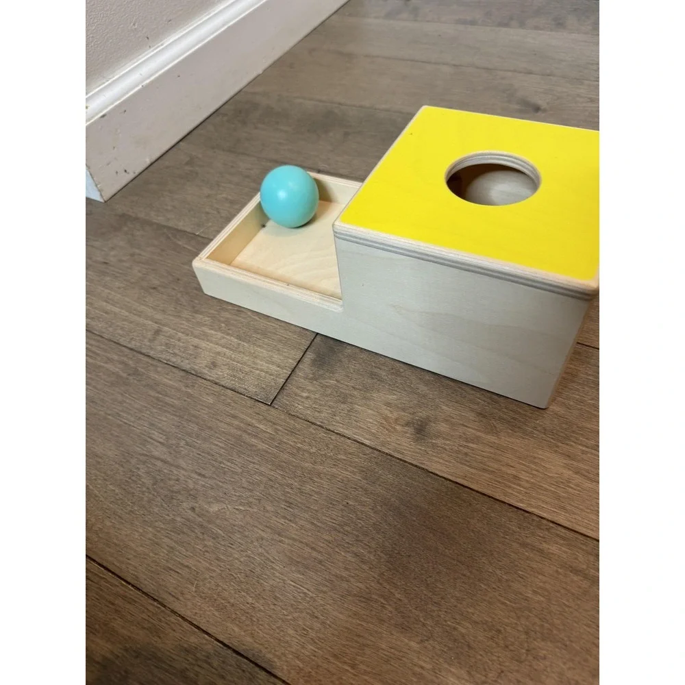 Lovevery‎ Wooden Ball Drop Box Yellow Object Permanence Montessori 6-12 Months